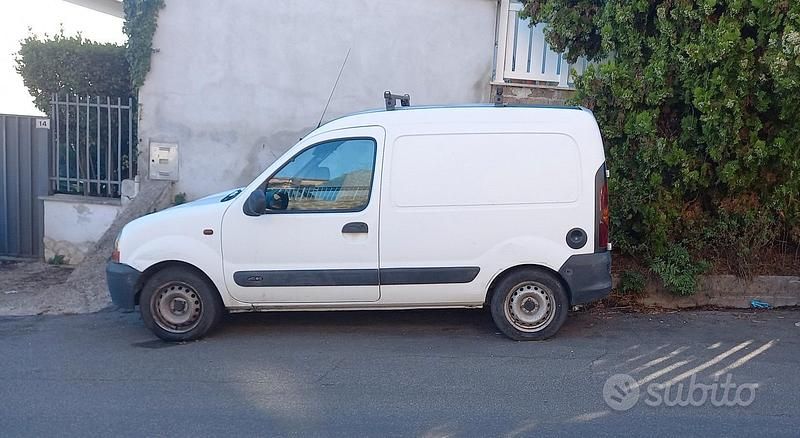 Usata Renault Kangoo 82 CV (60 kW) 2003 Bianco Monovolume