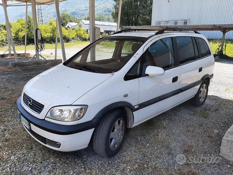 Usata Opel Zafira Elegance 125 CV (91 kW) 2003 Bianco Monovolume