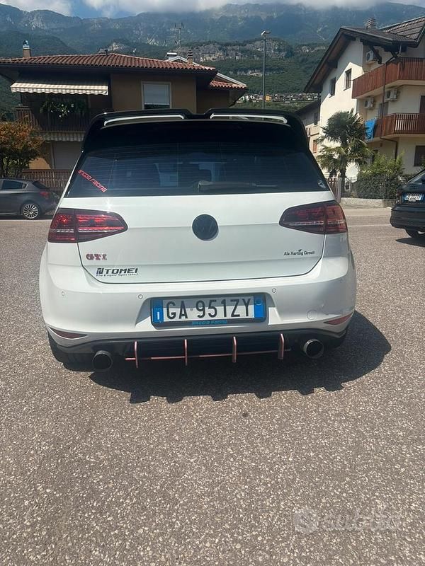 Usata VW Golf VII GTI 230 CV (169 kW) 2015 Bianco Utilitaria
