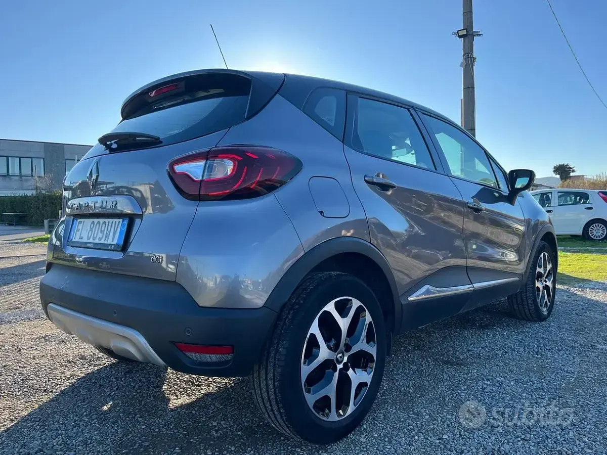 Gebraucht Renault Captur Bose Edition 90 PS (66 kW) 2017 Grau SUV