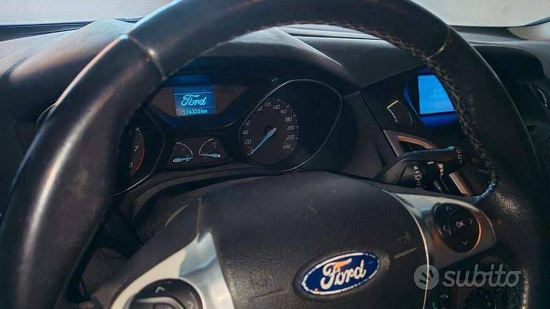 Usata Ford Focus 125 CV (91 kW) 2012 Grigio Berlina