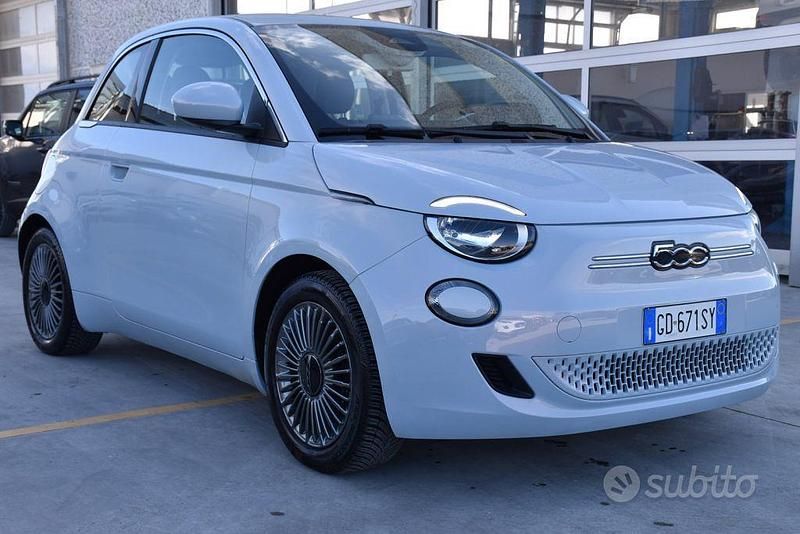 Usata Fiat 500e Icon 86 kW (118 CV) 2020 Azzurro Berlina