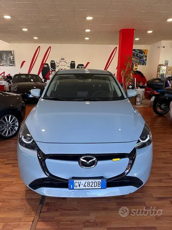 Usata Mazda 2 90 CV (66 kW) 2024 Blu Utilitaria