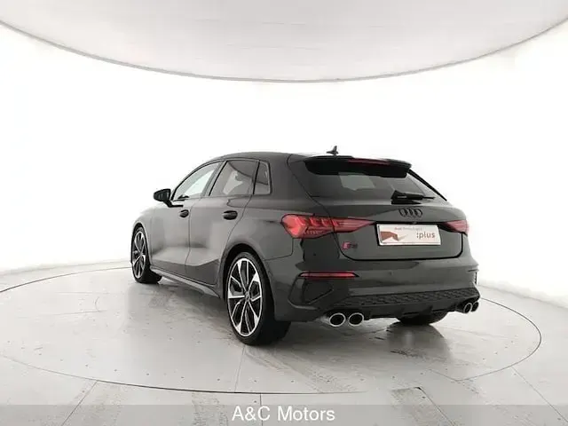 Usata Audi S3 Sport 310 CV (228 kW) 2023 Nero mythos metallizzato Berlina