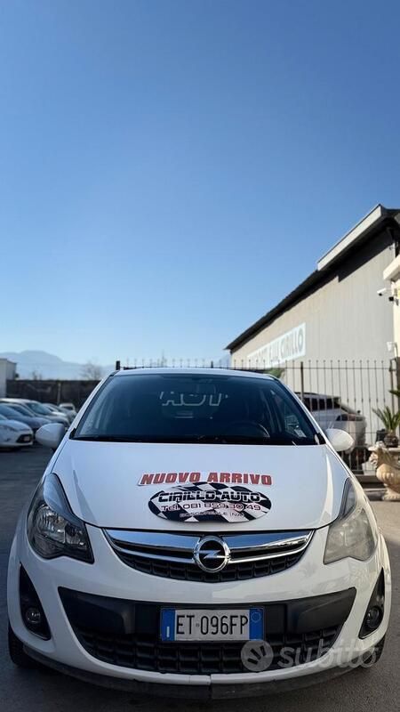 Bianco Usata 2014 Opel Corsa Due volumi | 3400 € (Super prezzo) - Immagine 1/4