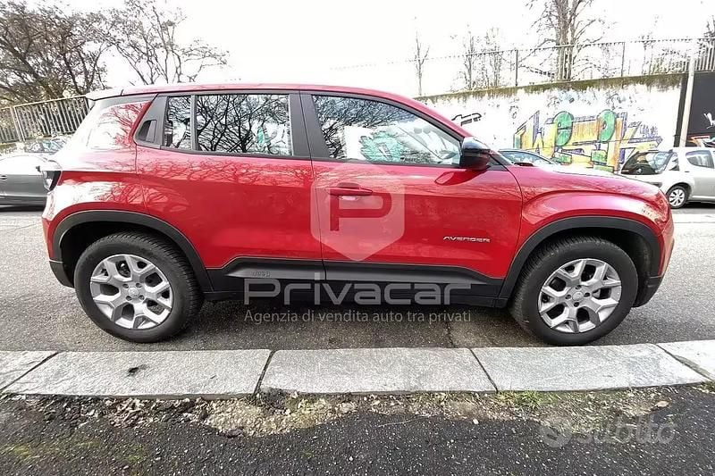 Usata Jeep Avenger Altitude 101 CV (74 kW) 2025 Rosso SUV
