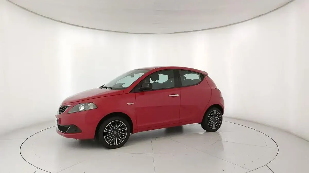 Usata Lancia Ypsilon Gold 69 CV (50 kW) 2022 Rosso Utilitaria