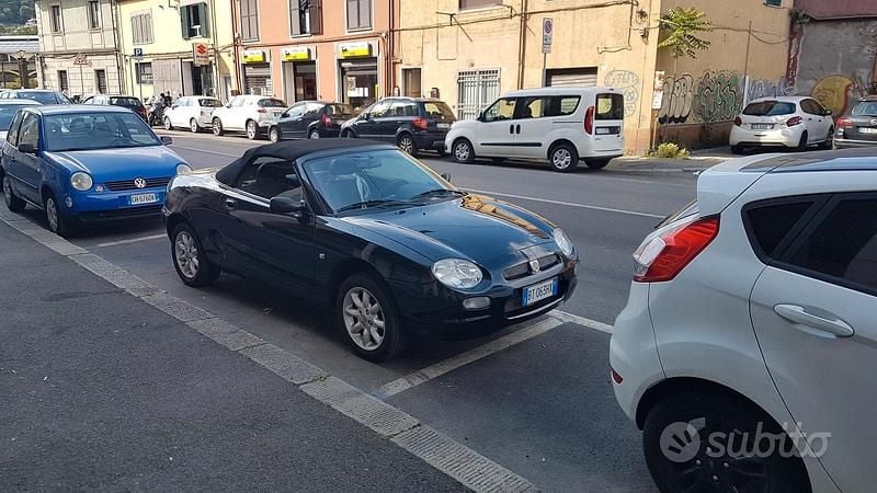 Usata MG F 112 CV (82 kW) 2001 Blu Cabrio