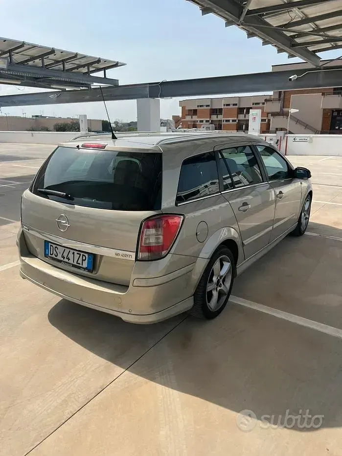 Usata Opel Astra 120 CV (88 kW) 2008 Station wagon