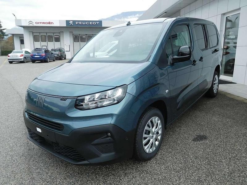 Verde Nuova 2025 Fiat Doblò Monovolume | 32.900 € - Immagine 1/4