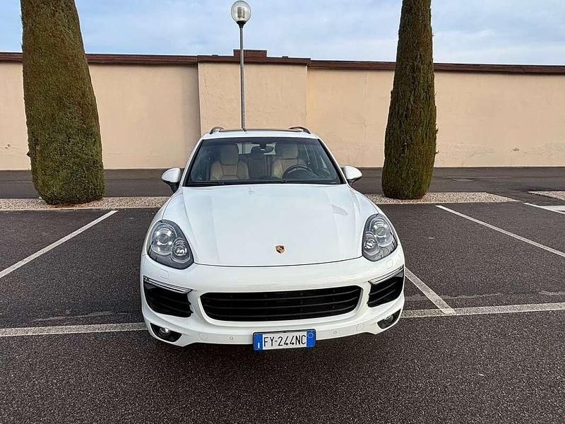 Usata Porsche Cayenne 250 CV (183 kW) 2016 Bianco SUV