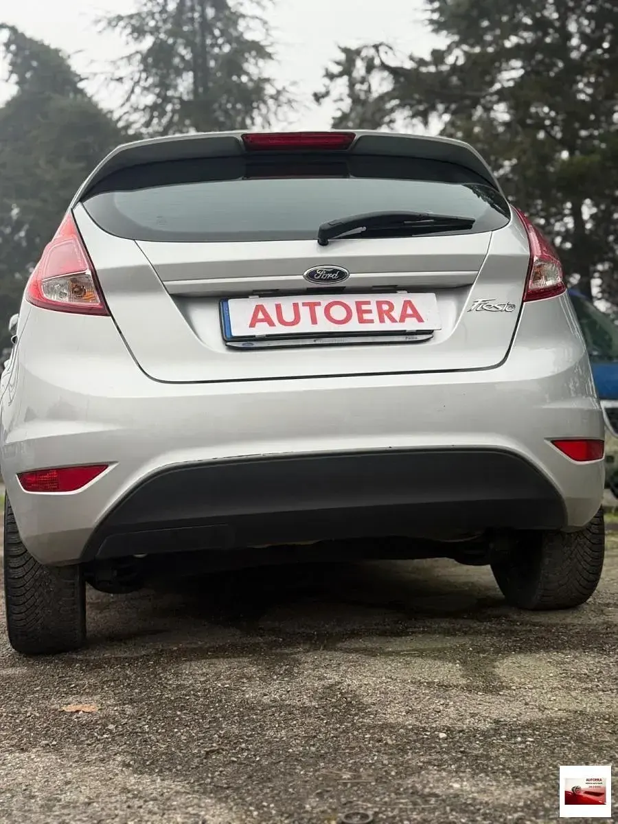 Usata Ford Fiesta Titanium 95 CV (69 kW) 2016 Bianco Utilitaria