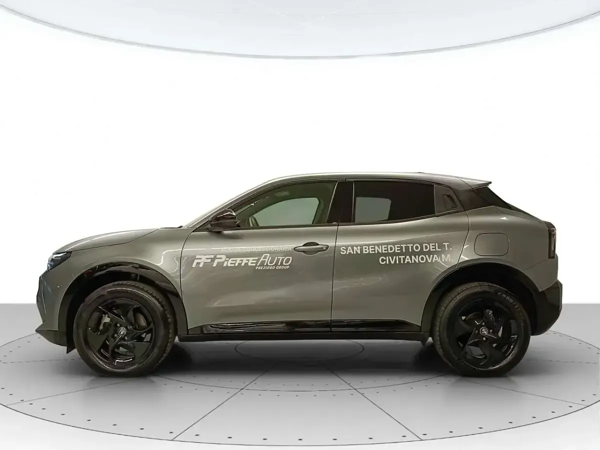 Nuova Alfa Romeo GT Junior 136 CV (100 kW) 2025 Grigio arese SUV
