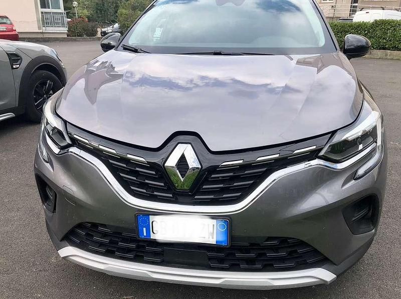 Usata Renault Captur Zen 101 CV (74 kW) 2020 Grigio SUV