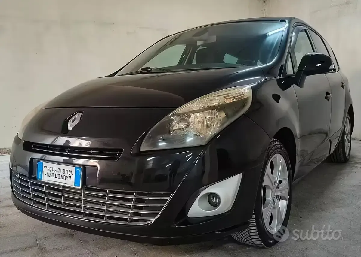 Usata Renault Scénic Dynamique 110 CV (80 kW) 2010 Monovolume