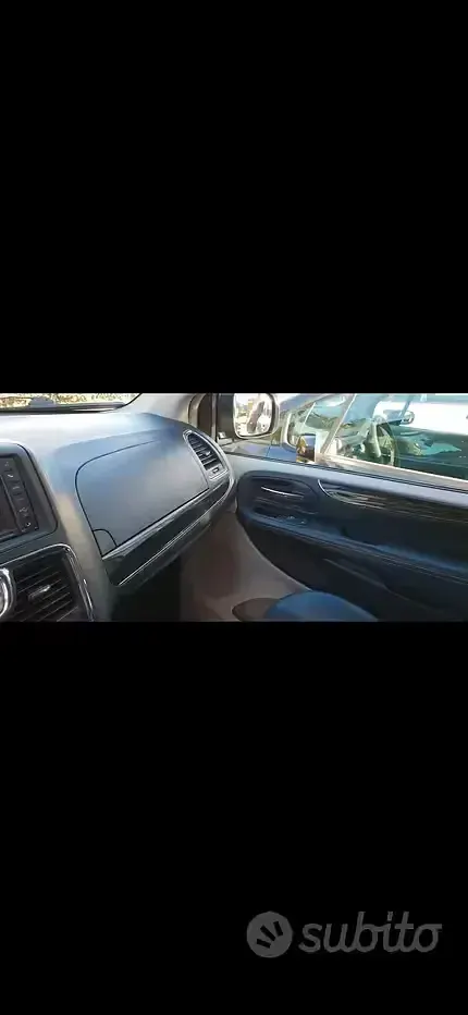 Usata Lancia Voyager Platinum 177 CV (130 kW) 2014 Nero Monovolume