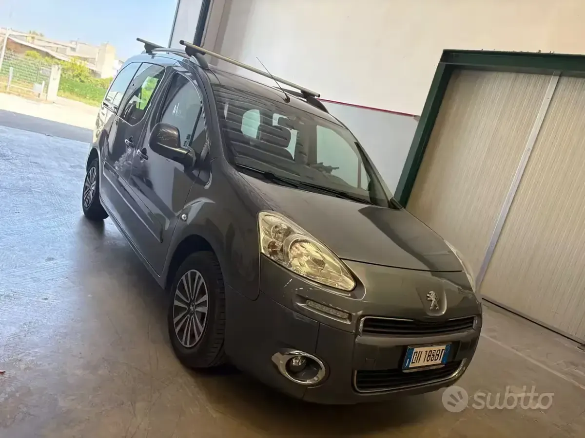 Usata Peugeot Partner Tepee Access 92 CV (67 kW) 2013 Grigio Monovolume