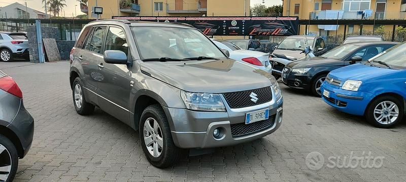 Usata Suzuki Grand Vitara 129 CV (94 kW) 2007 Grigio SUV