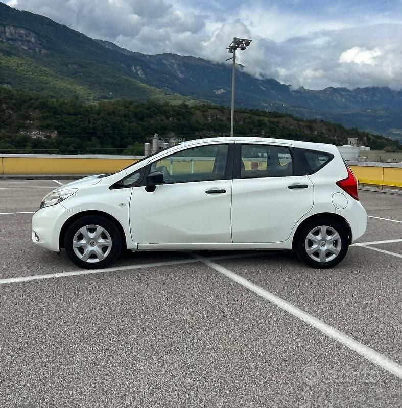 Usata Nissan Note Tekna 90 CV (66 kW) 2014 Bianco Utilitaria