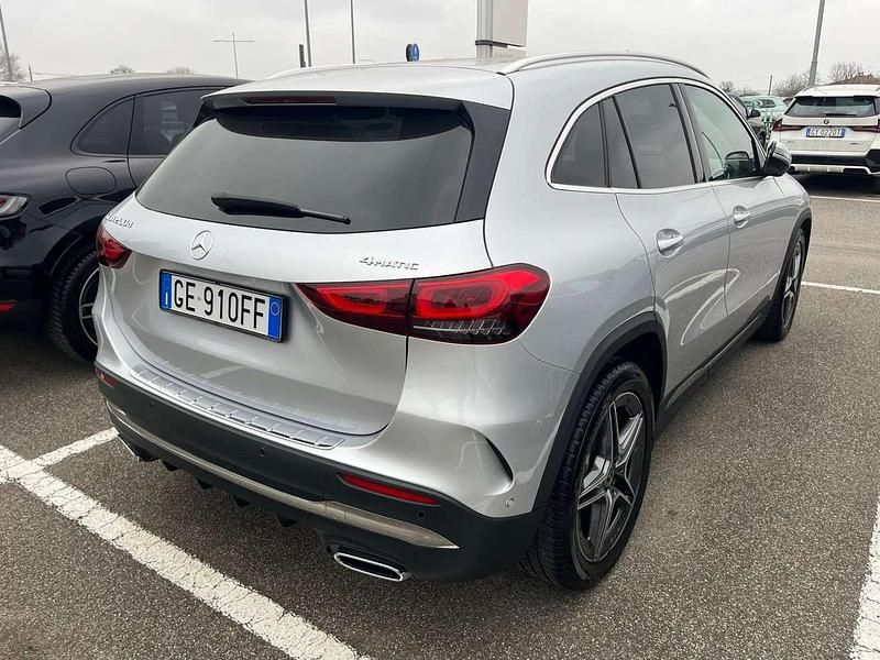 Usata Mercedes GLA200 Premium 150 CV (110 kW) 2021 Argento SUV