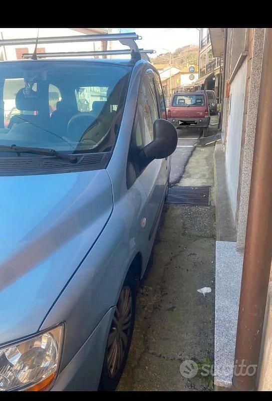 Usata Fiat Multipla 116 CV (85 kW) 2005 Blu Monovolume