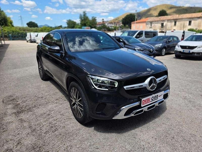 Grigio scuro Usata 2022 Mercedes GLC300e Coupé | 44.999 € (Buon prezzo) - Immagine 1/4