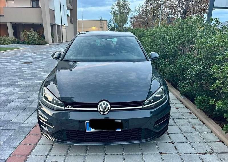 Usata 2019 VW Golf Sportline Tre volumi | 15.000 € (Buon prezzo) - Immagine 1/4
