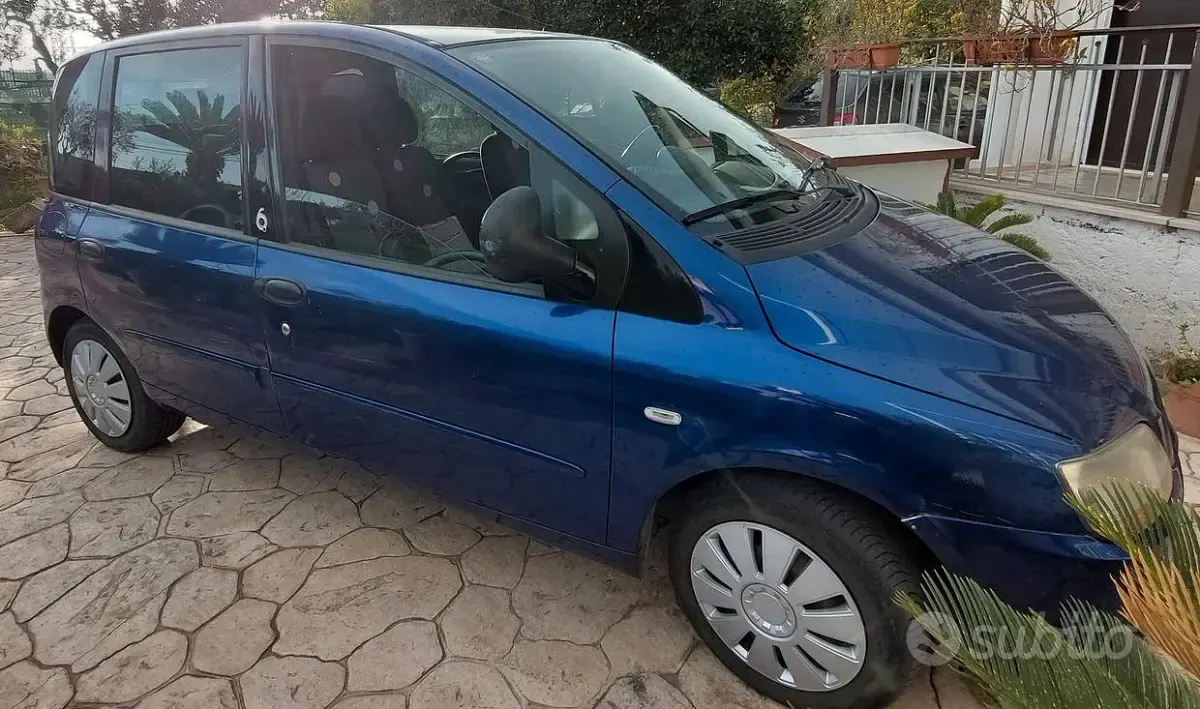 Usata Fiat Multipla 120 CV (88 kW) 2009 Blu Monovolume