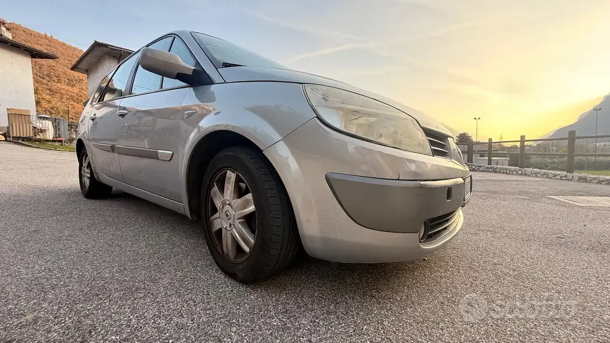 Usata Renault Grand Scénic 112 CV (82 kW) 2004
