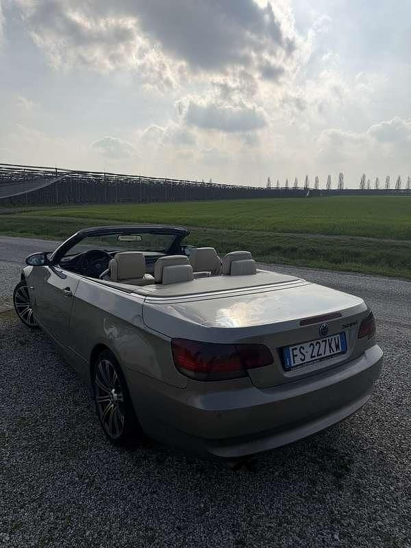 Usata BMW 330 Cabriolet 231 CV (169 kW) 2007 Cabrio