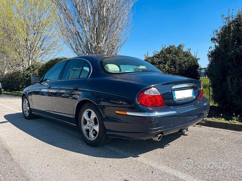 Usata Jaguar S-Type Executive 248 CV (182 kW) 2001 Blu Berlina