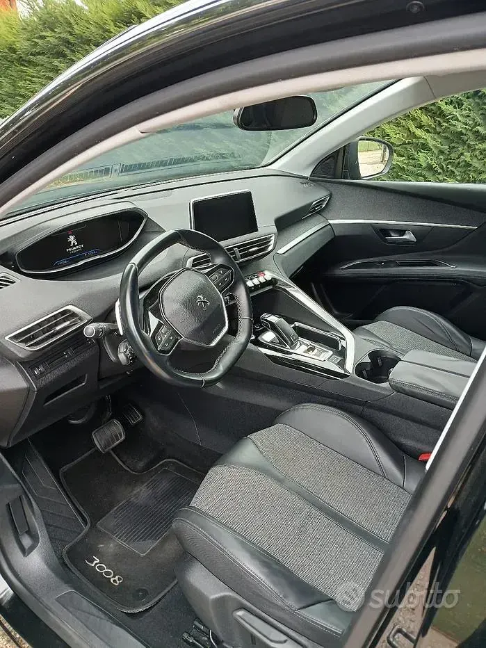 Usata Peugeot 3008 Allure 120 CV (88 kW) 2018 Nero SUV