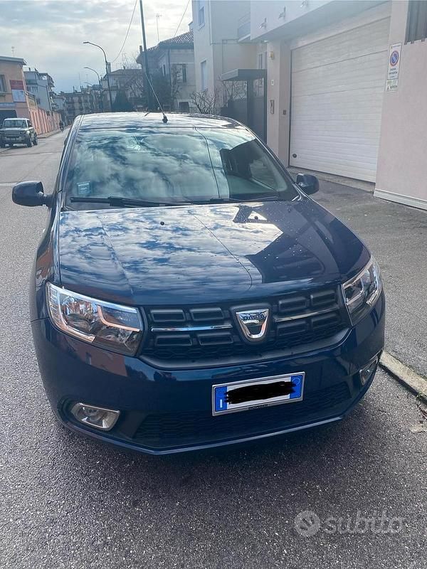 Usata Dacia Sandero Comfort 90 CV (66 kW) 2018 Blu Berlina