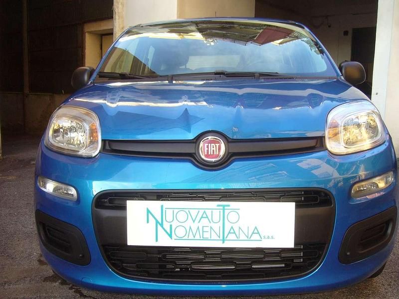 Neu Fiat Panda Pop 69 PS (50 kW) 2025 Blau Limousine