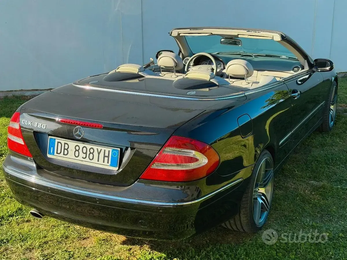 Usata Mercedes CLK320 Avantgarde 218 CV (160 kW) 2003 Nero Cabrio