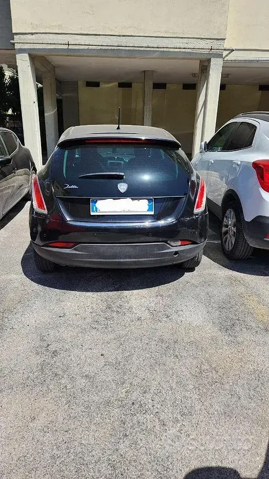 Usata Lancia Delta 120 CV (88 kW) 2010 Nero Utilitaria