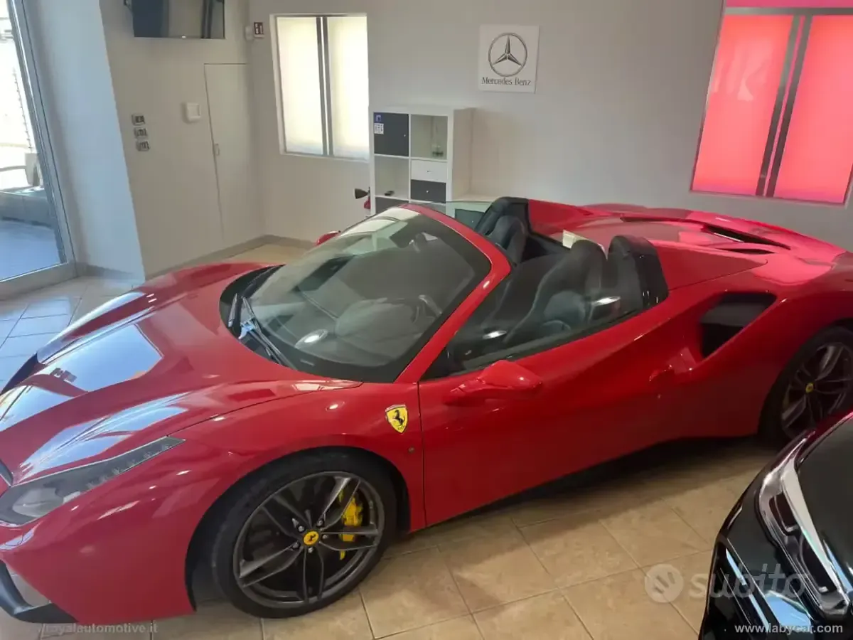 Usata Ferrari 488 670 CV (492 kW) 2017 Rosso Coupé