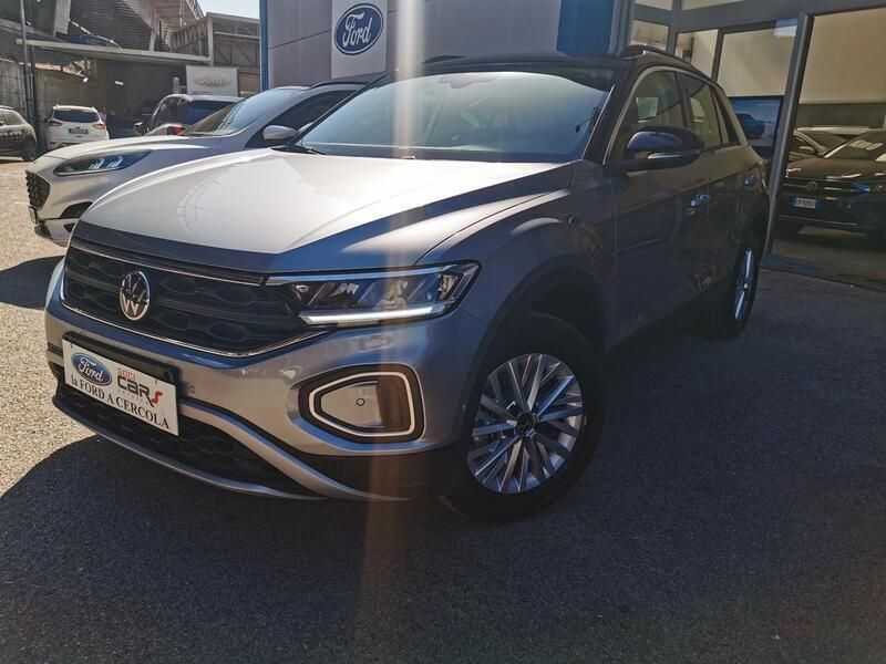 Usata VW T-Roc Life 115 CV (84 kW) 2024 Argento SUV