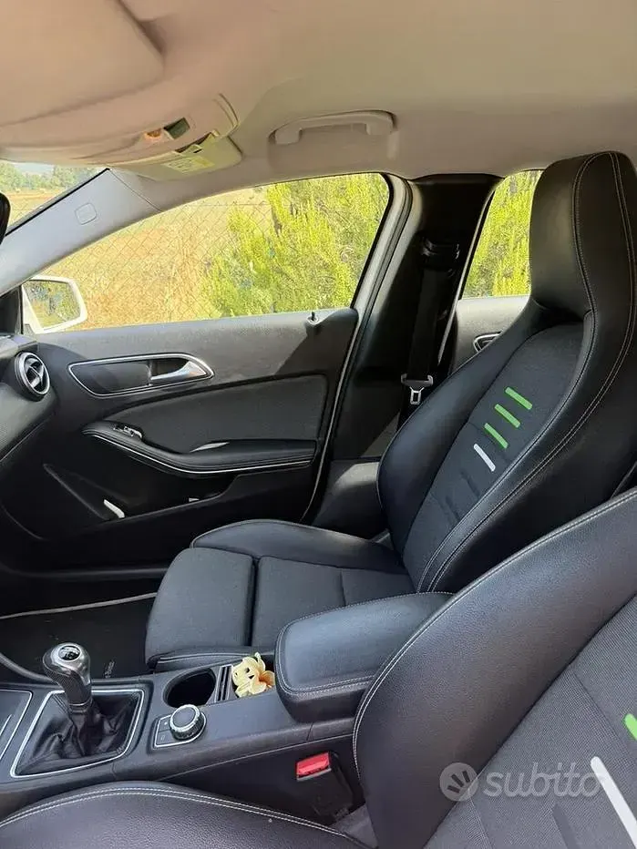 Usata Mercedes A160 90 CV (66 kW) 2017 Bianco Utilitaria