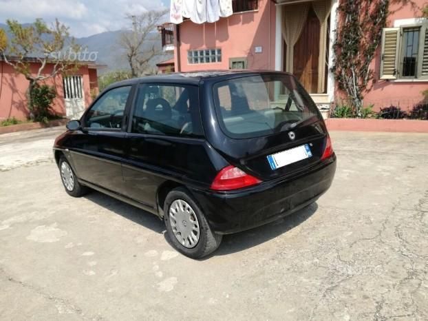 Lancia ypsilon 2002
