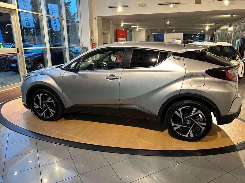 Usata Toyota C-HR Trend 122 CV (89 kW) 2022 Argento SUV