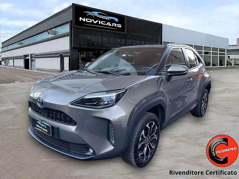 Oxyde bronze / black Usata 2023 Toyota Yaris Cross Trend SUV | 22.500 € (Ottimo prezzo) - Immagine 1/4