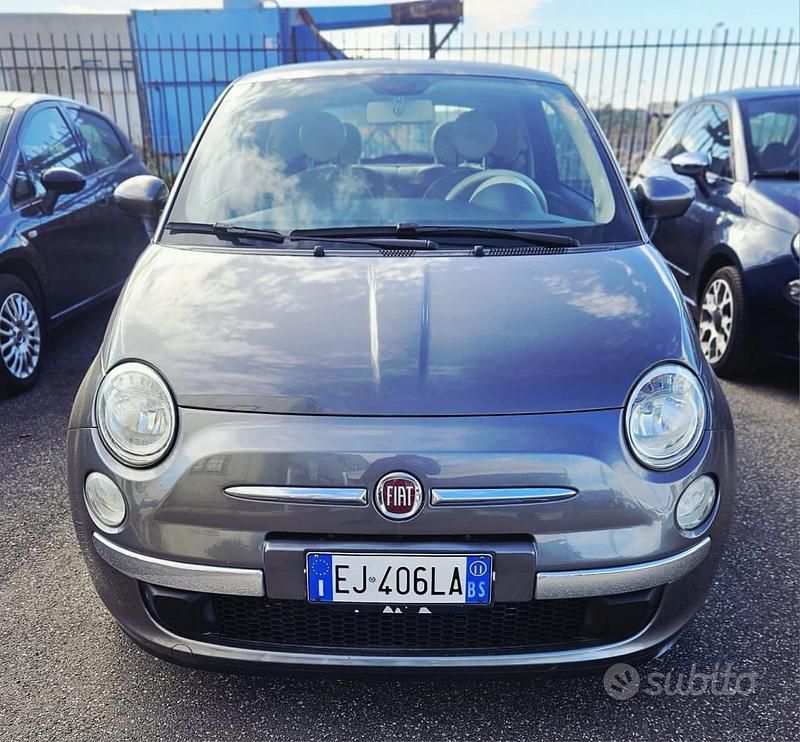 Begagnad Fiat 500 Lounge 86 HK (63 kW) 2011 Grå Halvkombi