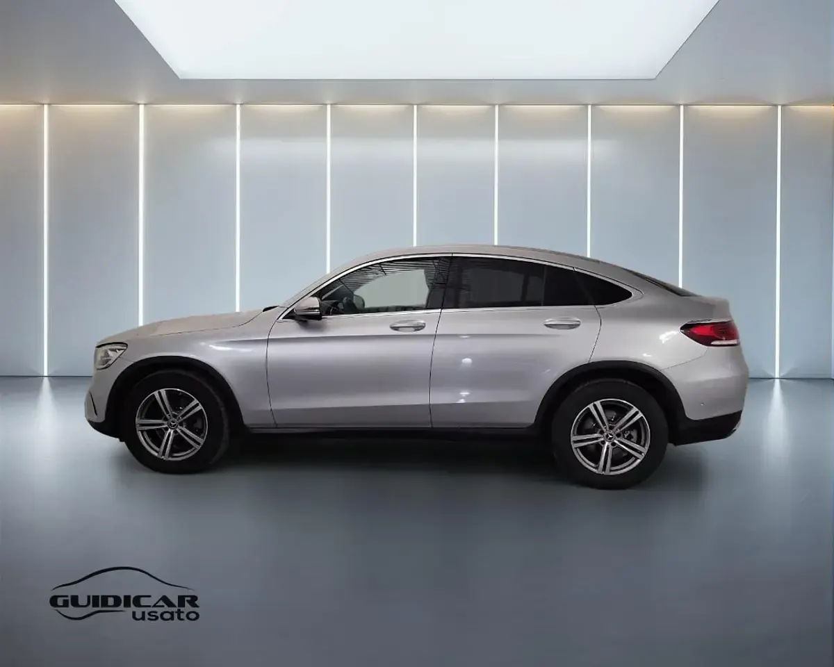 Usata Mercedes GLC200 163 CV (119 kW) 2021 Argento SUV