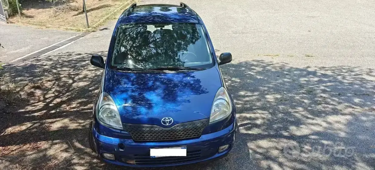 Usata Toyota Yaris Verso Sol 86 CV (63 kW) 2002 Bluazzurro Monovolume