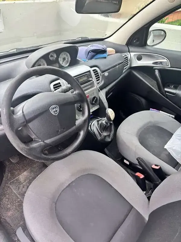 Usata Lancia Ypsilon 77 CV (56 kW) 2009 Bianco Utilitaria