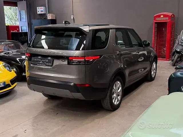 Usata Land Rover Discovery SE 241 CV (177 kW) 2019 Grigio metallizzato SUV