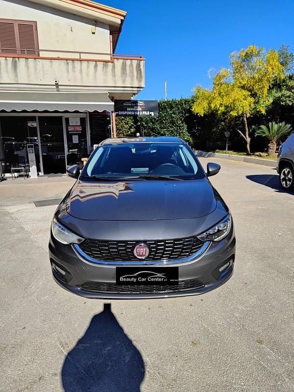 Usata Fiat Tipo Easy 120 CV (88 kW) 2018 Grigio Berlina