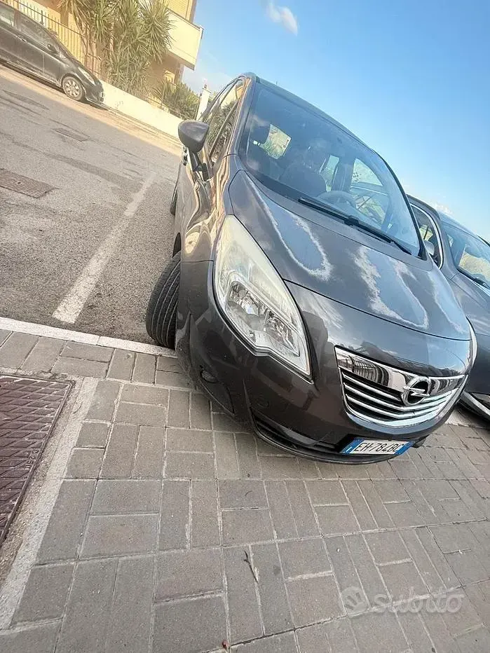 Usata Opel Meriva 95 CV (69 kW) 2012 Grigio Monovolume