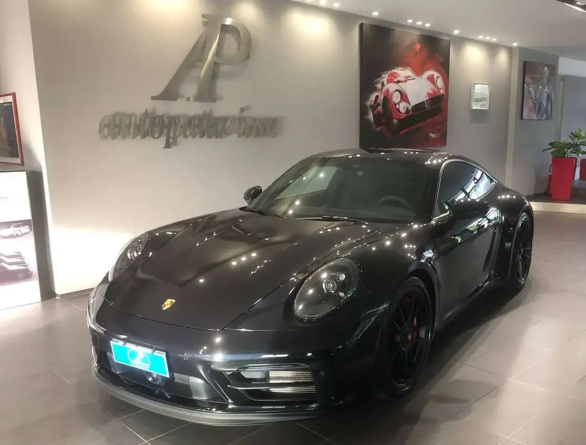 Usata Porsche 992 480 CV (353 kW) 2024 Nero jet metalizzato Coupé